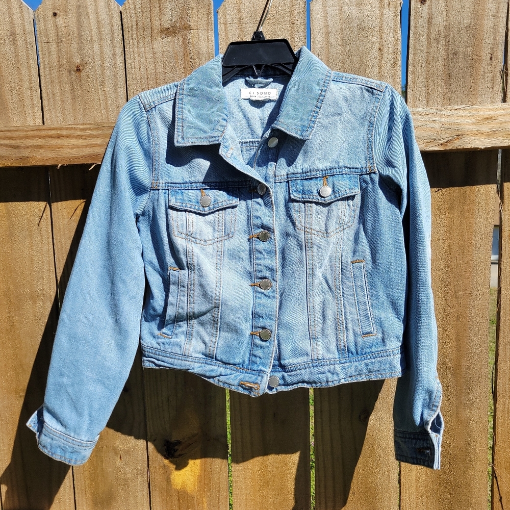 Crop Lightwash Jean Jacket